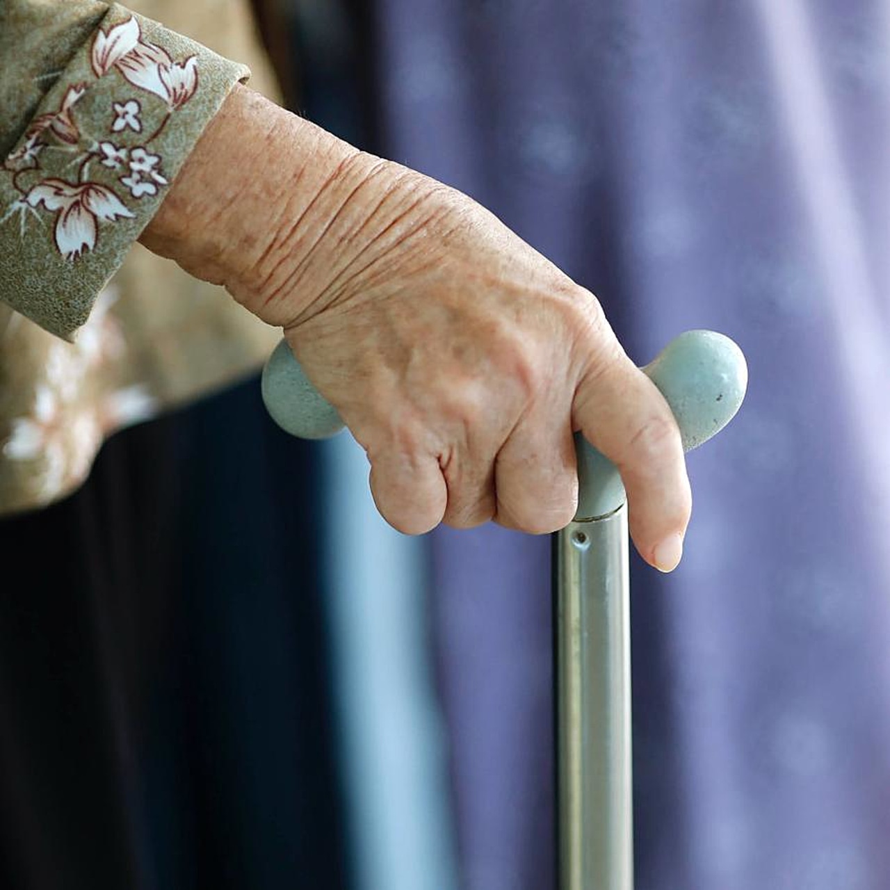 Parmi les pistes explorées par le rapport, la fin d'une série d'exonérations fiscales impactera directement les plus âgés.