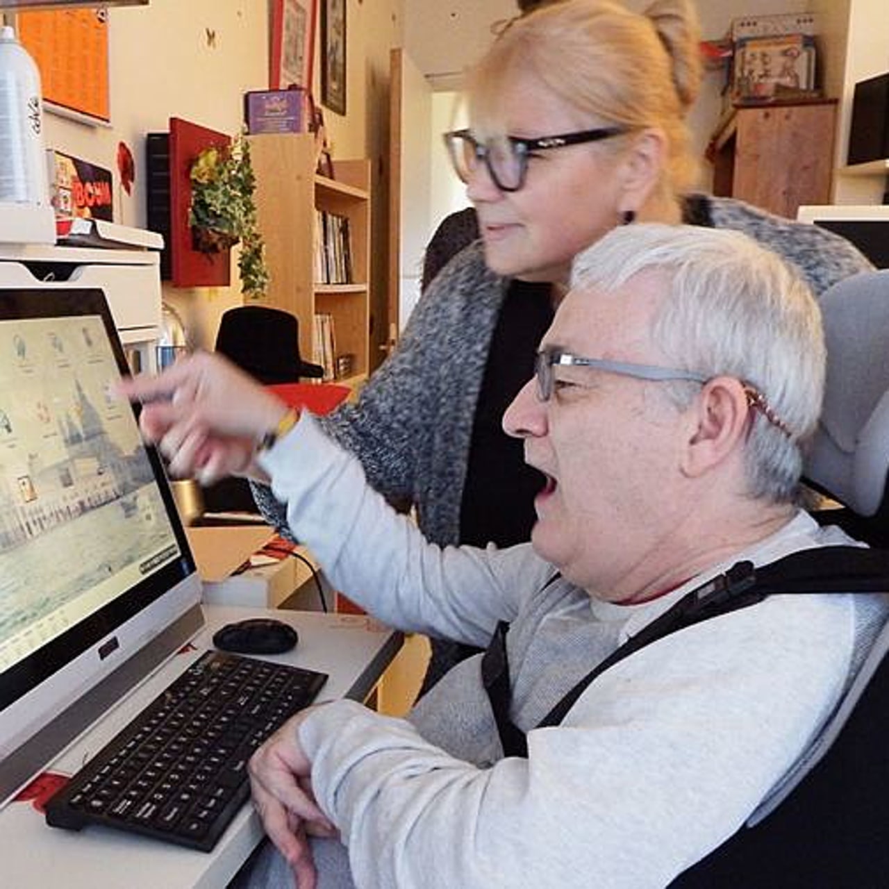 La HAS invite les accompagnants à individualiser la communication et encourager l'autodétermination. (Emmanuelle Deleplace/Hospimedia) 