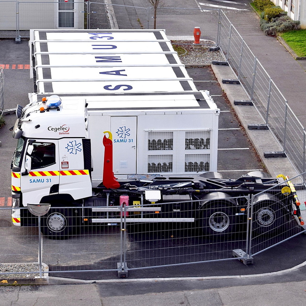 L'hôpital mobile du CHU de Toulouse est mobilisé dans la campagne de vaccination.