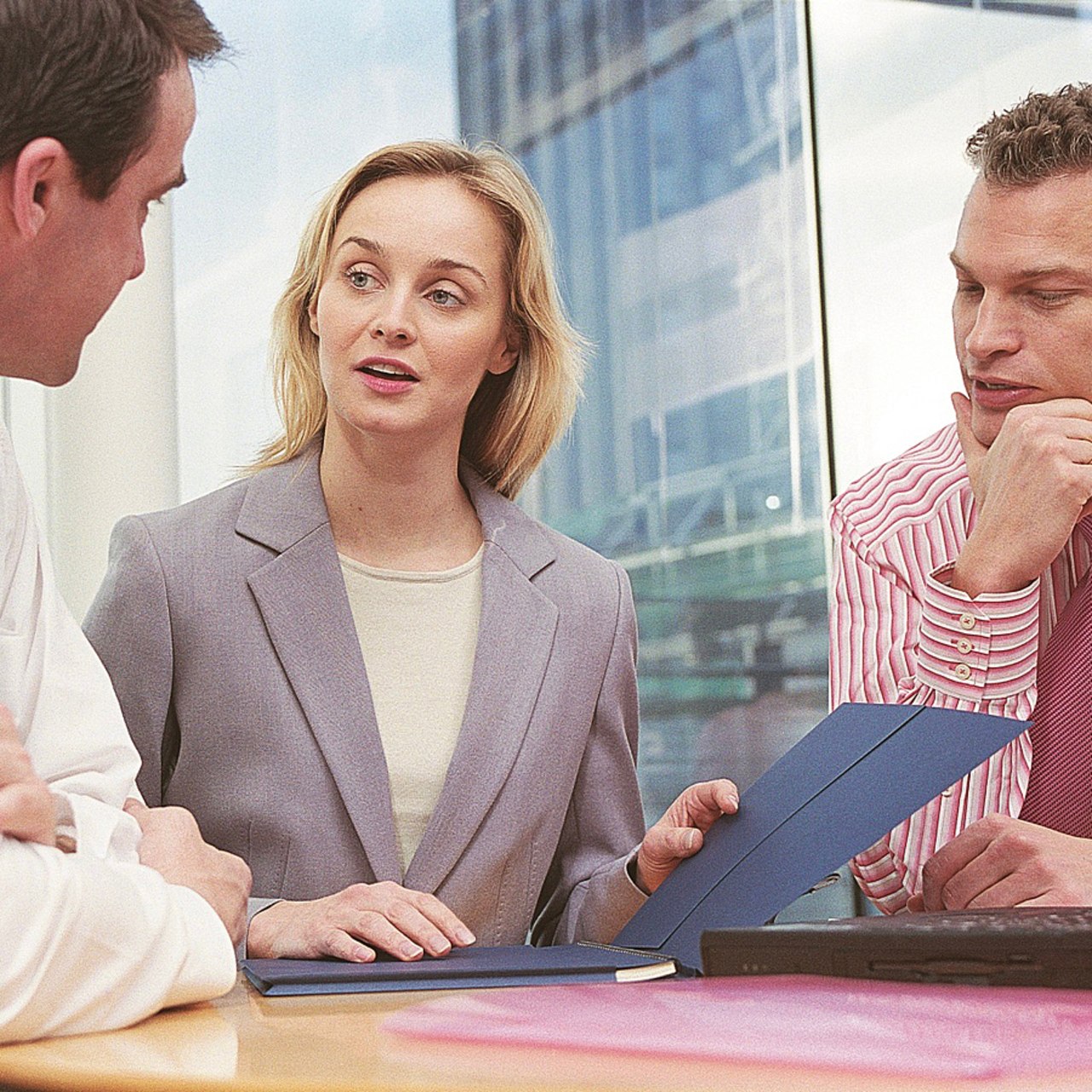 Sous-représentées au sein des instances de gouvernance, les femmes doivent assurer leur place au sein de l'ESS.