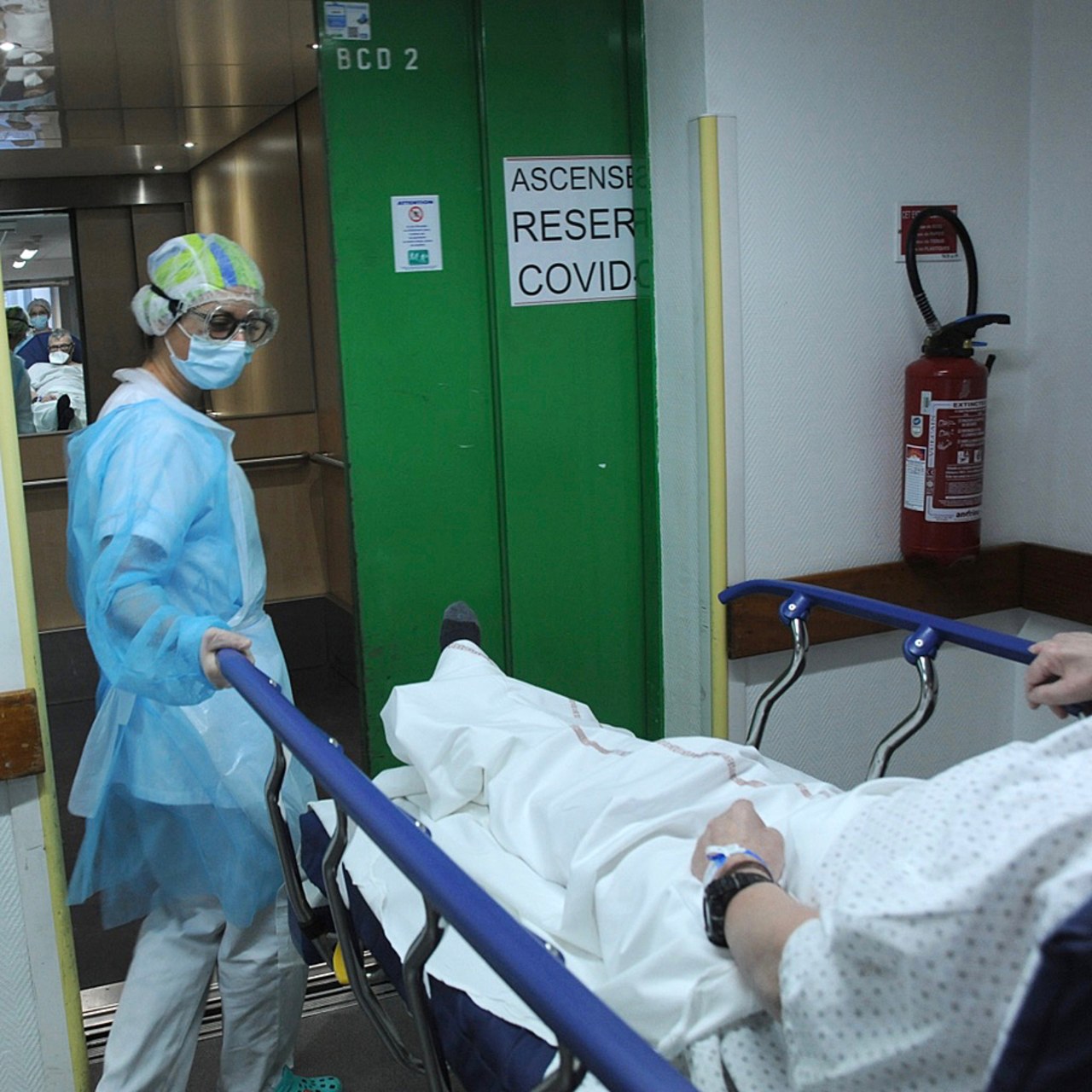 De mars à juin 2020, trois anthropoloques ont étudié l'impact de la crise Covid sur les personnels d'un hôpital.