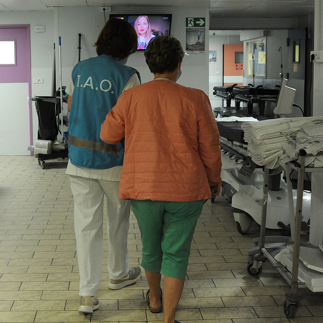 Si le pass sanitaire ne s'applique pas aux situations d'urgences, les établissements de santé — comme les établissements médico-sociaux — devront s'organiser pour accompagner et contrôler les visiteurs d'ici le 9 août.