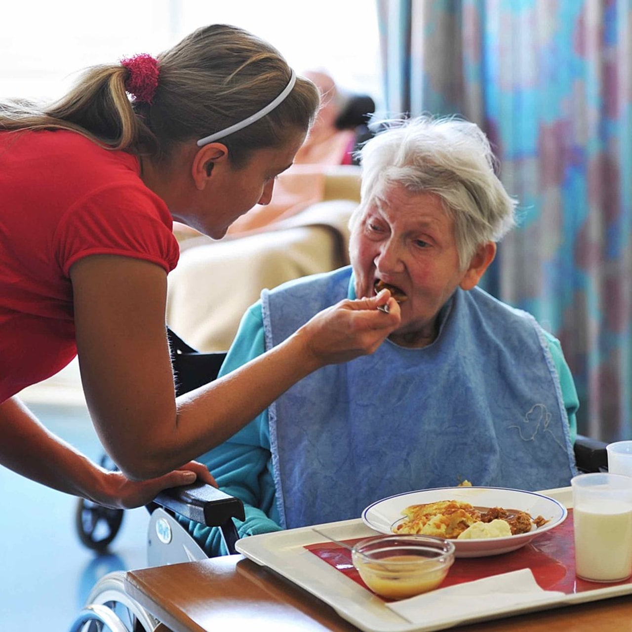 La dégradation rapide de l'état de santé des âgés dénutris impose une surveillance régulière de leur état nutritionnel.