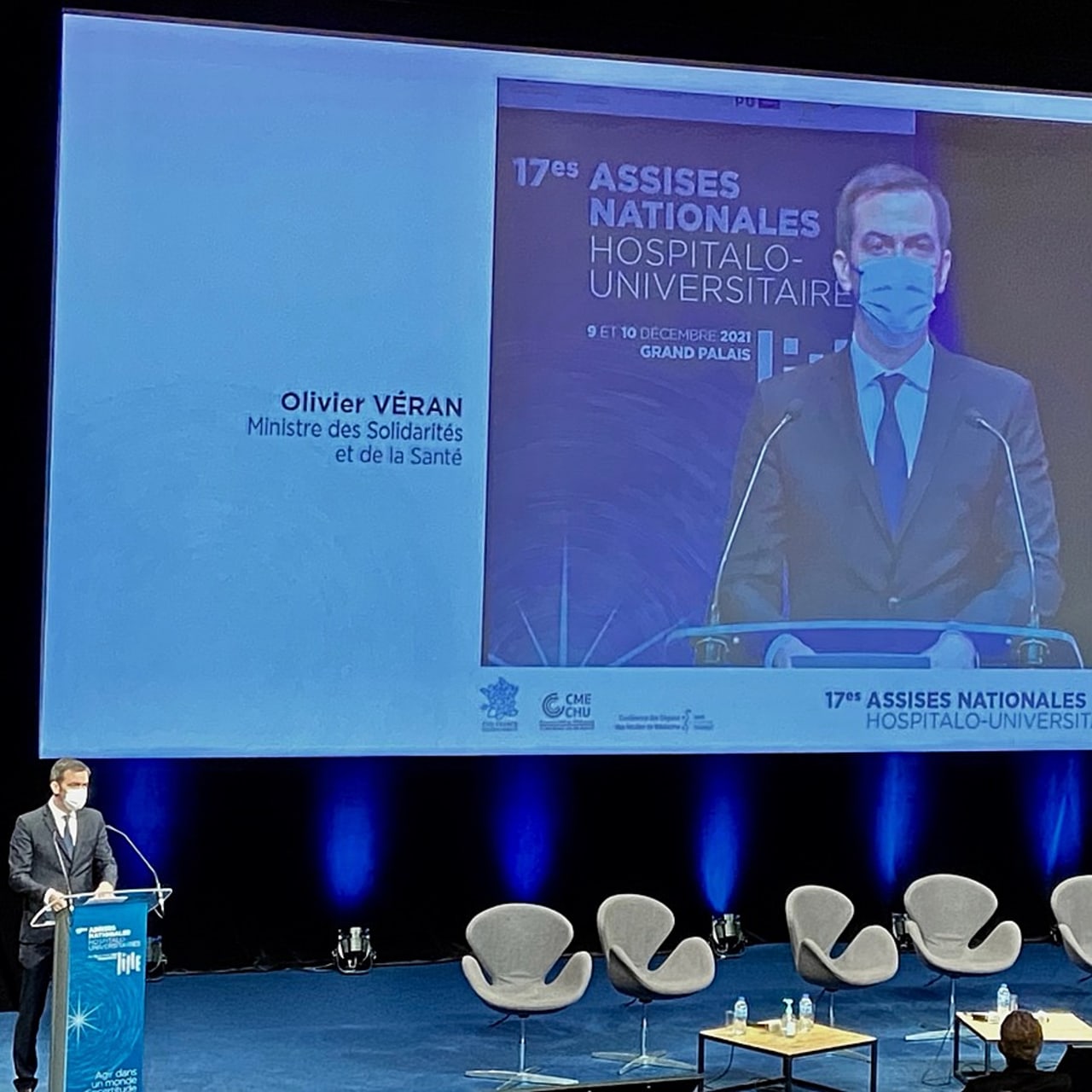 Pour Olivier Véran, la place des CHU s'avère "incontournable", encore plus à la faveur du Covid-19, grâce à un système qui "fonctionne "sur deux pieds" : le "H", qui permet d'adapter l'organisation hospitalière ; le "U", qui permet de produire les recommandations adaptées aux circonstances très rapidement.