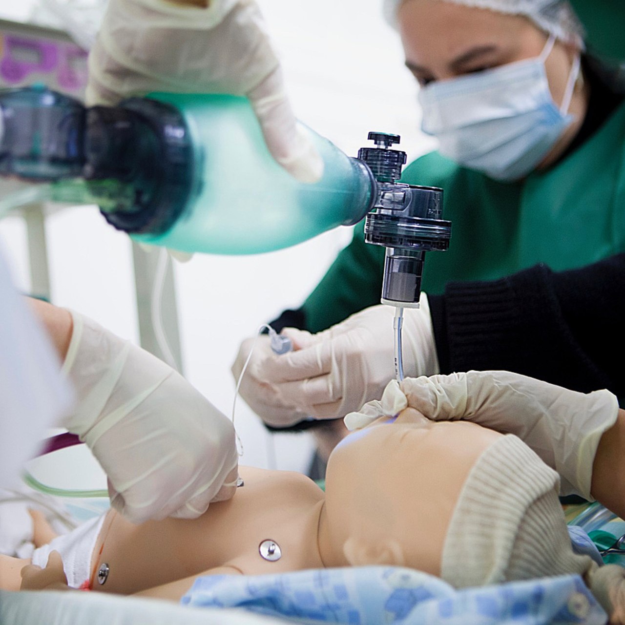 Les chiffres du DPC 2021 mettent en lumière la part "écrasante" de la formation continue dans le DPC, au détriment de la gestion des risques et de l'évaluation des pratiques professionnelles. 