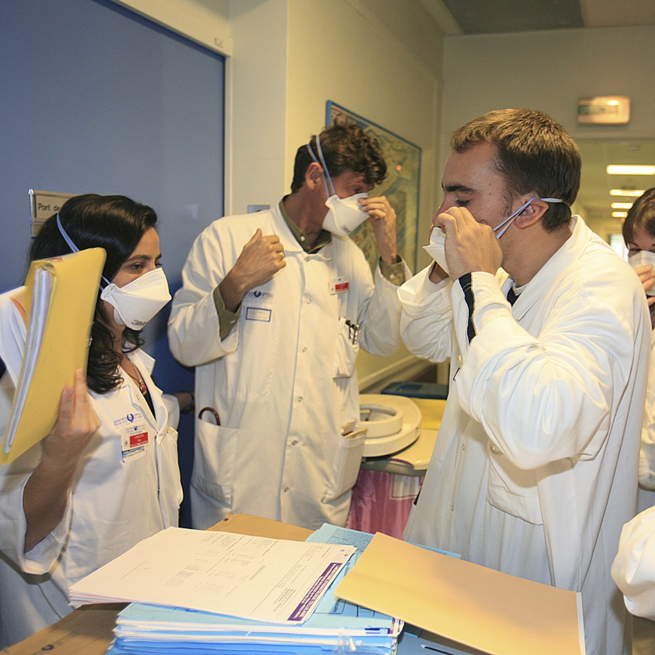 Le conseil scientifique juge difficile d'estimer à l'avance le poids de la nouvelle vague du Covid-19 sur les lits d'un hôpital déjà fatigué.