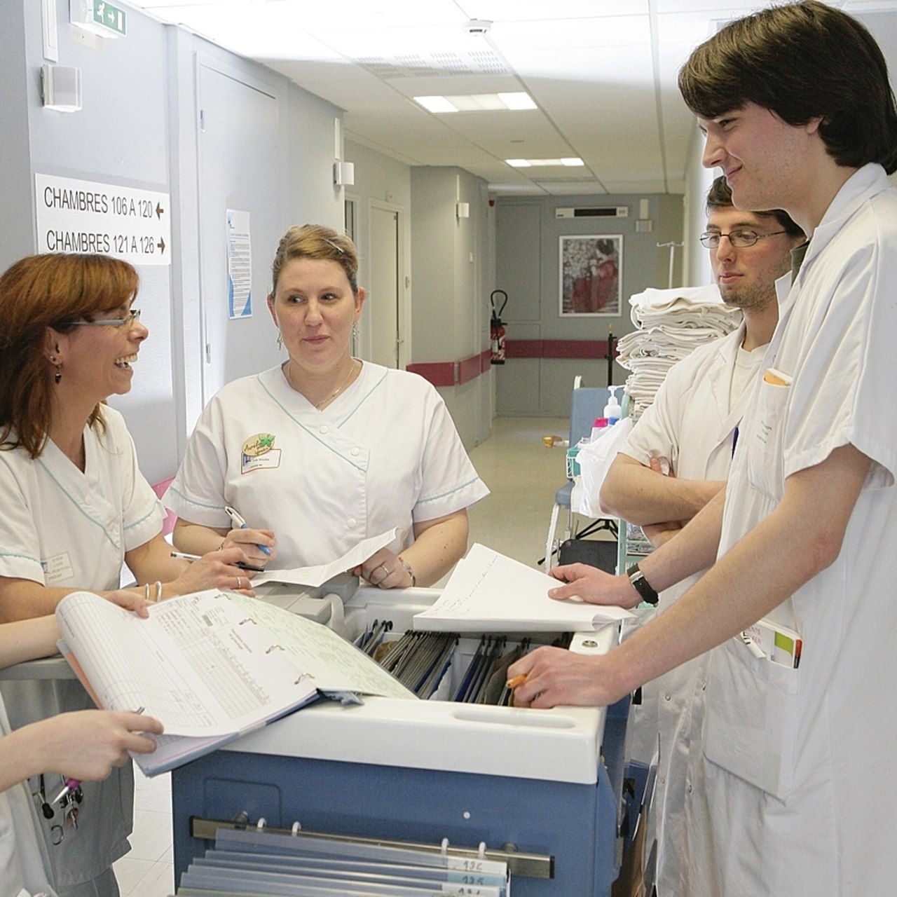Un décret et un arrêté apportent plusieurs évolutions pour les internes et docteurs juniors.
