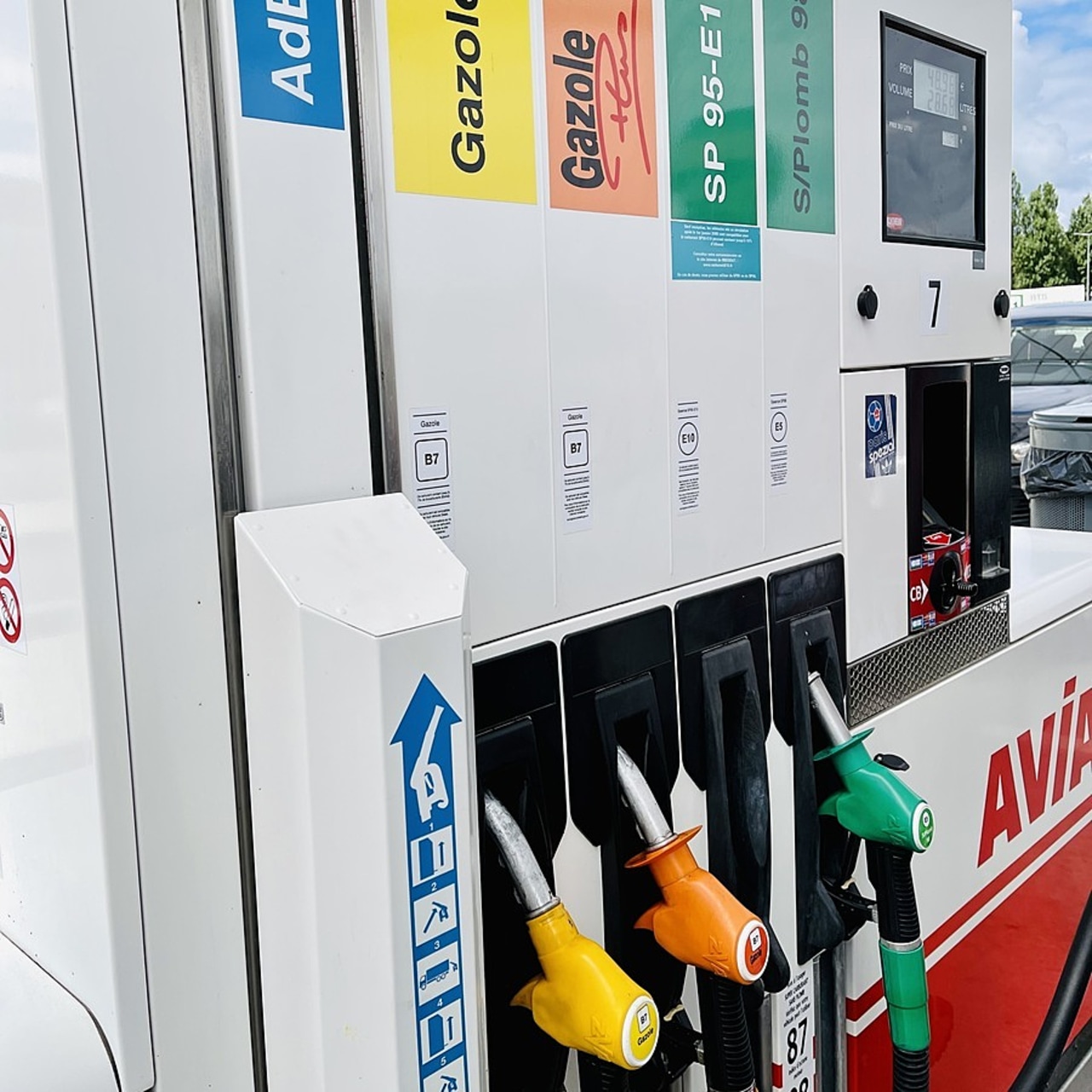 Les difficultés d'approvisionnement de certaines stations-services entraînent de réelles difficultés pour les infirmiers, les médecins ou encore les aides à domicile qui ne peuvent faire le plein de leur véhicule nécessaire à leur exercice professionnel. (LPN/Image point FR/BSIP)