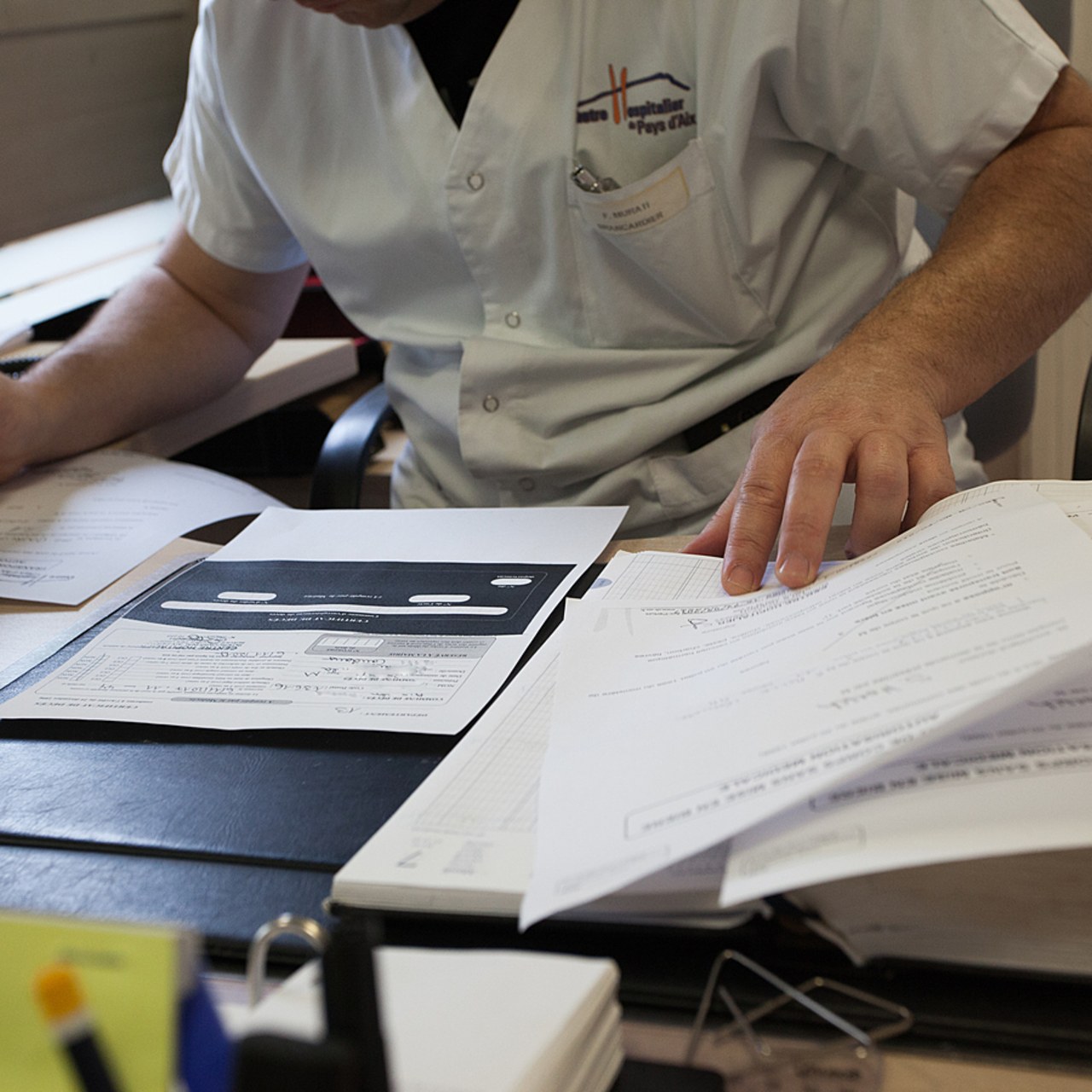 Le contexte de l'administratif et son intégration dans le soin changent la perception et le ressenti de cette charge. (Calmettes/BSIP)