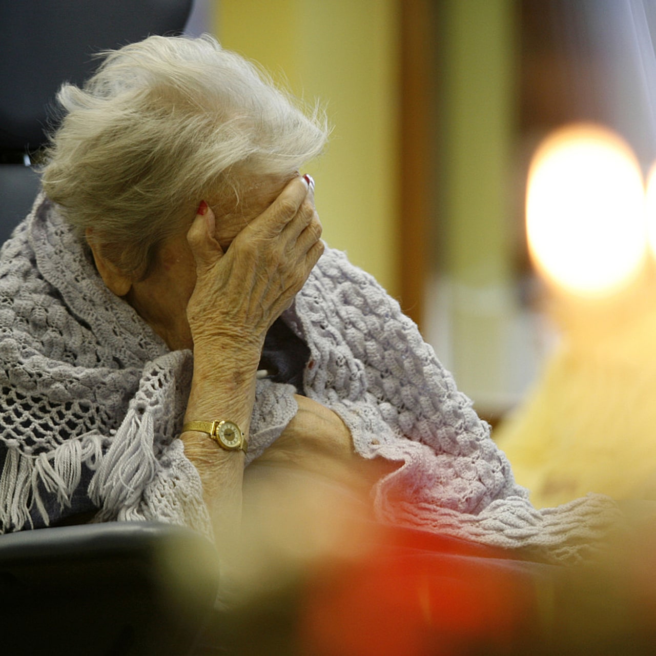 La prise en charge des maltraitances commises sur des personnes adultes vulnérables nécessite la mise en place d'une stratégie dédiée afin de mieux les identifier. (Deloche/BSIP)