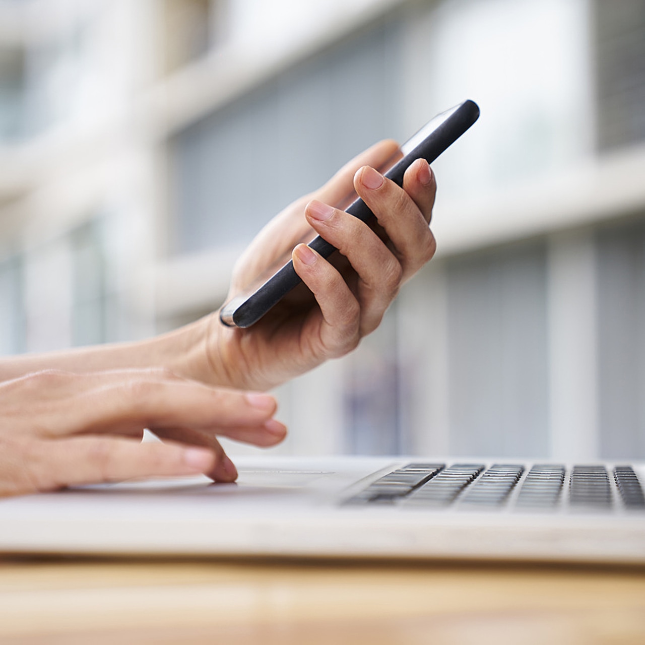 La doctrine s’adresse aux porteurs des services numériques de  santé et de leurs usagers, les professionnels de santé et du  médico-social. (Altopress/Photoalto/BSIP)