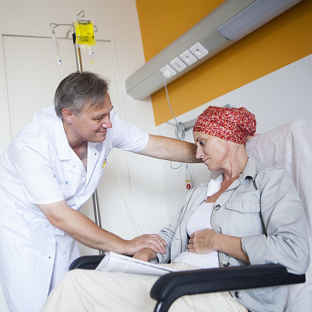 L'empathie ne peut plus être considérée comme un simple "bonus" dans les soins aux patients, en particulier en cancérologie et dans les consultations de mauvaises nouvelles. (Amélie Benoist/Image Point FR/BSIP)