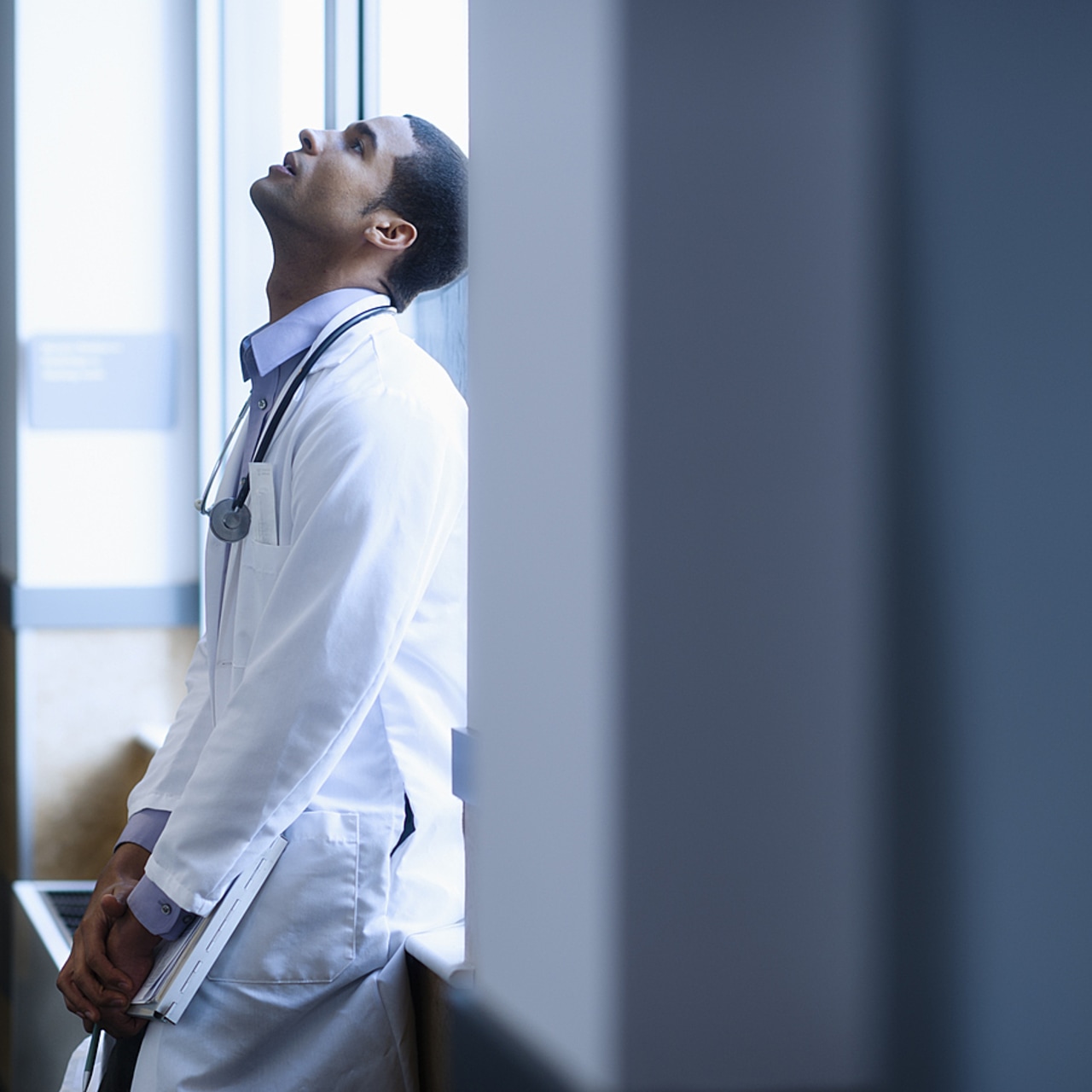 Agnès Firmin-Le Bodo souhaite des données sur les risques spécifiques aux professionnels de santé. (Tetra/BSIP)