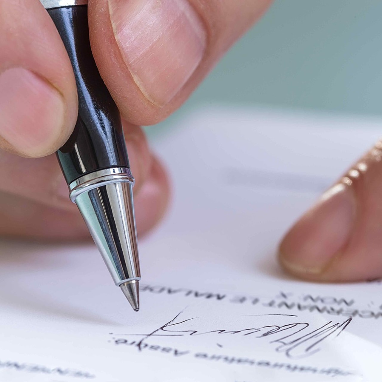 L'infirmier est autorisé à prendre en charge la prévention et le traitement de plaies ainsi qu'à prescrire des examens complémentaires et des produits de santé. (Chassenet/BSIP)