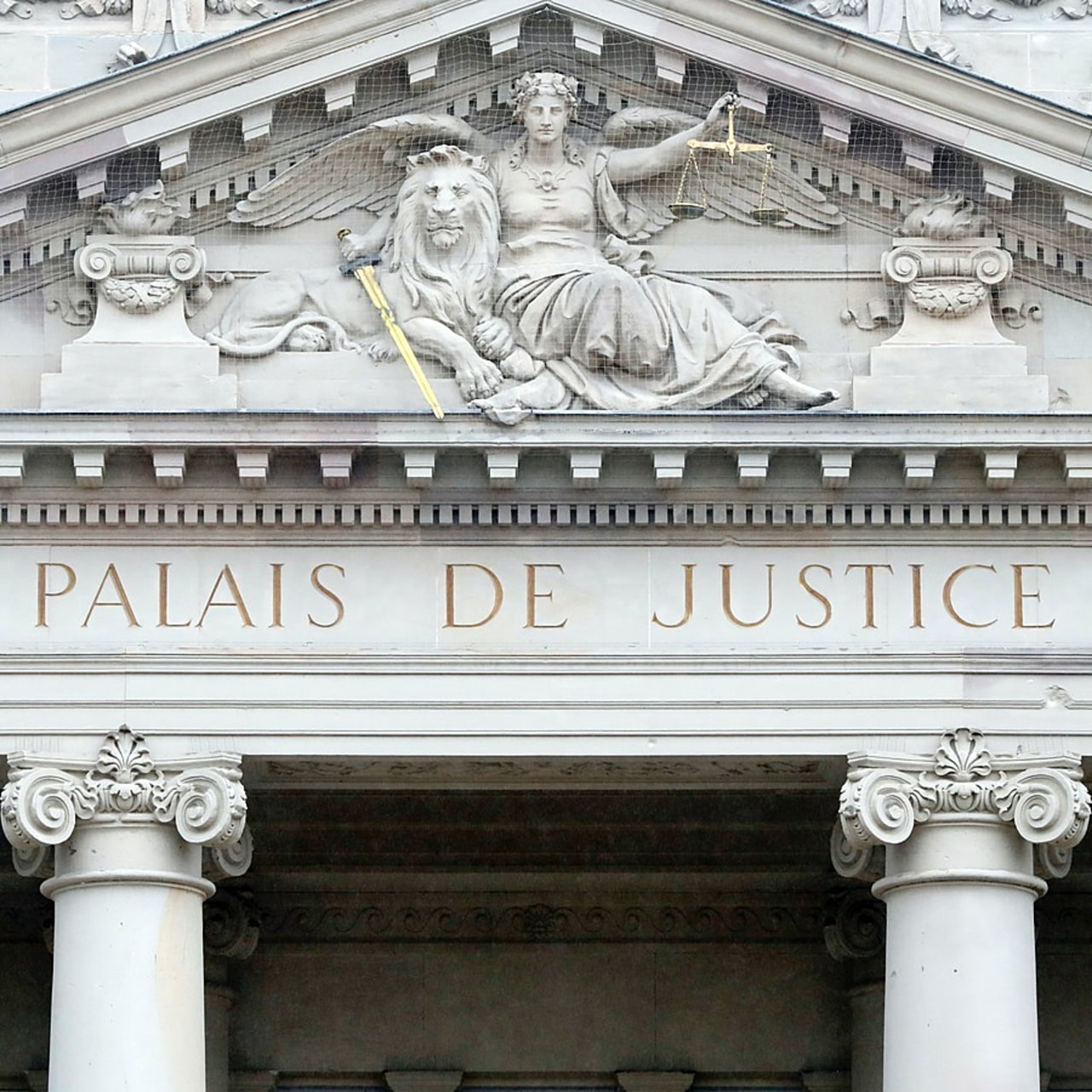 Outre la condamnation de l'ex-directrice pour harcèlement moral, les juges ont retenu la constitution de partie civile et le préjudice subi par la CFDT Santé-sociaux mais aussi le CHSCT du CH de Lanmeur, les faits "ayant directement affecté les conditions de travail de plusieurs agents". (Godong/BSIP)