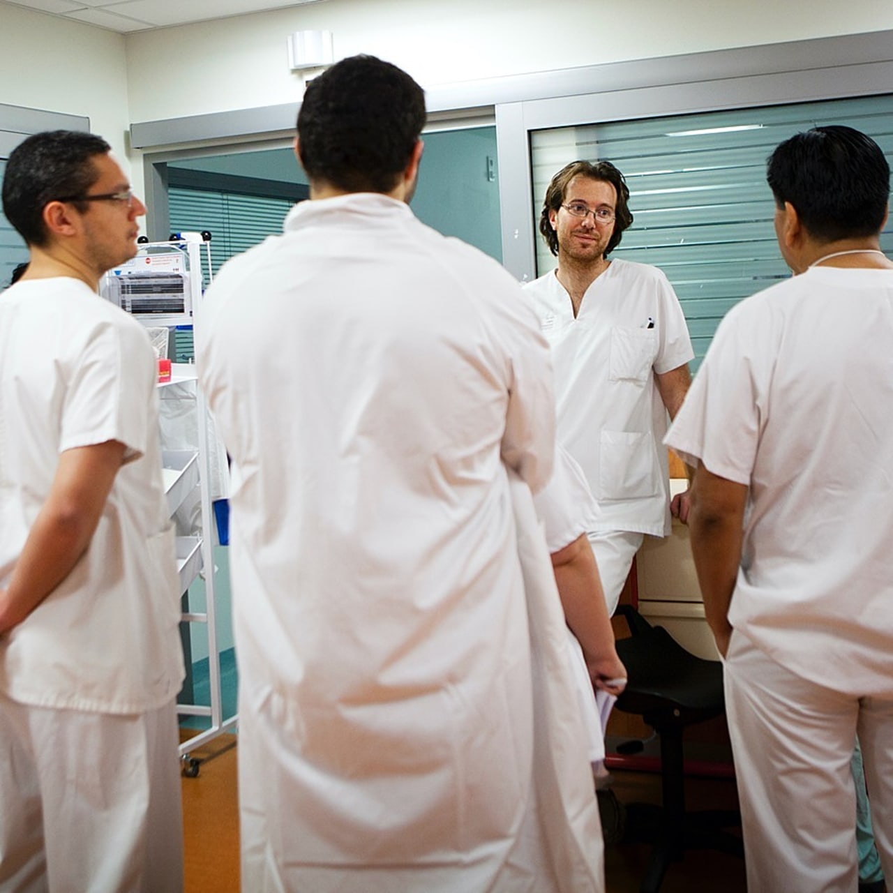 Les conclusions de Nadiège Baille et du Pr Olivier Claris sur le tandem administratif-médecin sont attendues début juin. Sans connaître leur teneur exacte, elles excluent de transposer la gouvernance des hôpitaux sur celle des centres de lutte contre le cancer. (Amélie Benoist/Image Point FR/BSIP)