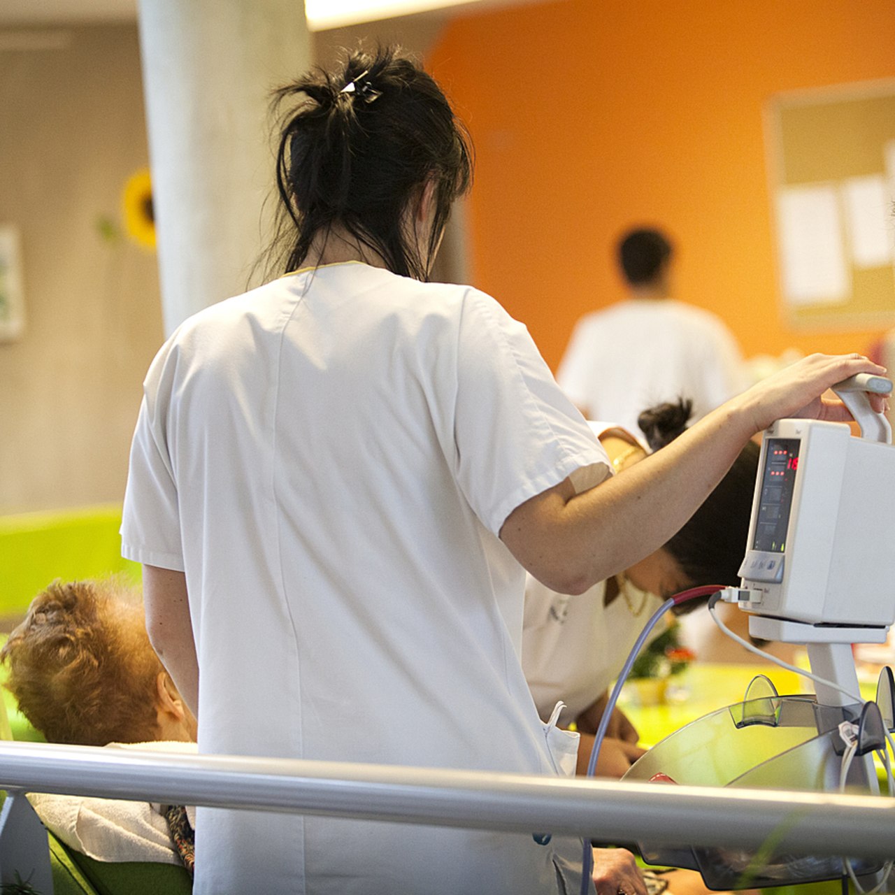 Le développement des évaluations anticipées des résidents d'Ehpad fait partie des actions prévues dans la feuille de route stratégique de l'hospitalisation à domicile 2021-2026. (Amélie Benoist/BSIP)