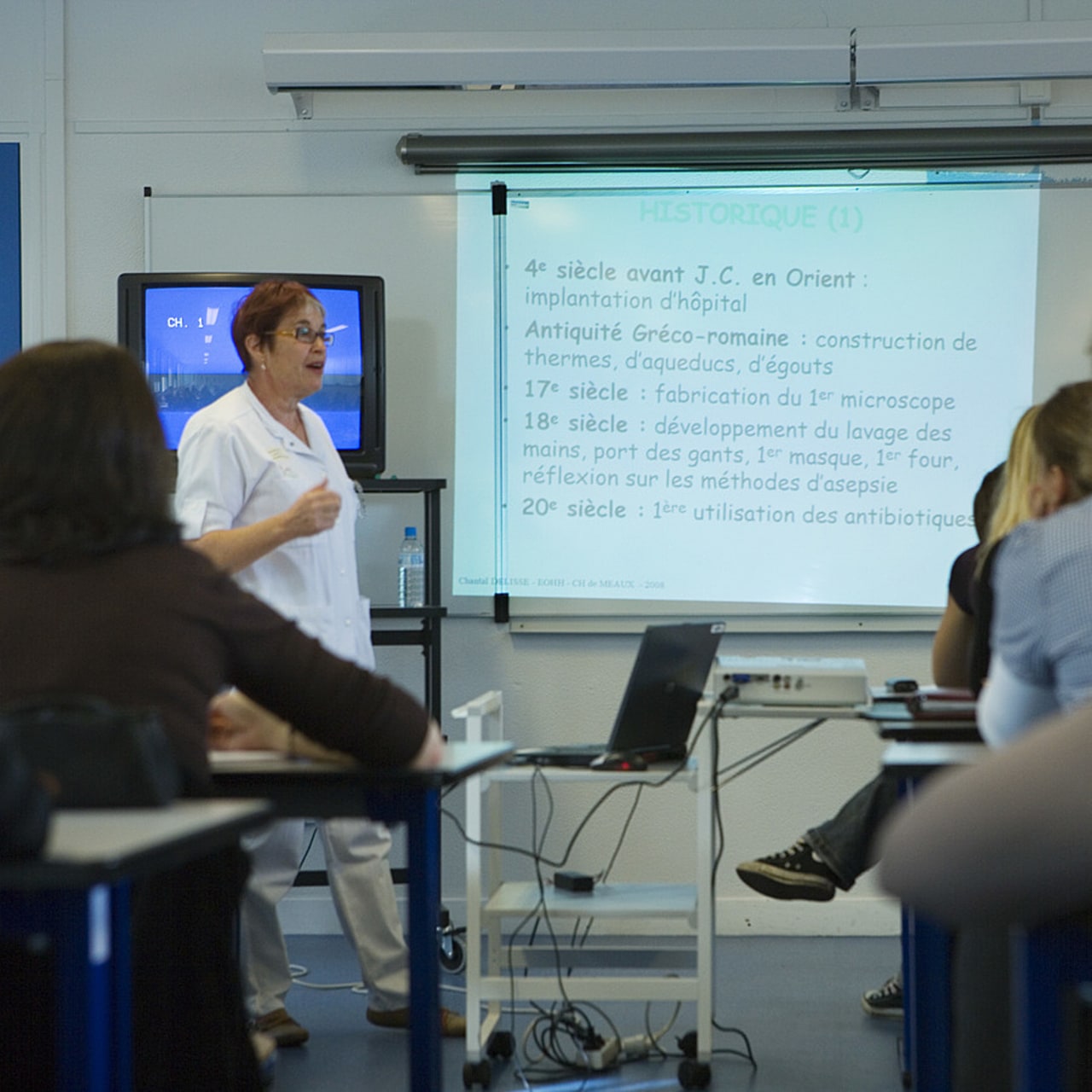 Le processus d'ancrage universitaire de la formation infirmière s'inscrit dans une réflexion plus large sur la refonte de la formation. (Bruno/Image Point FR/BSIP)