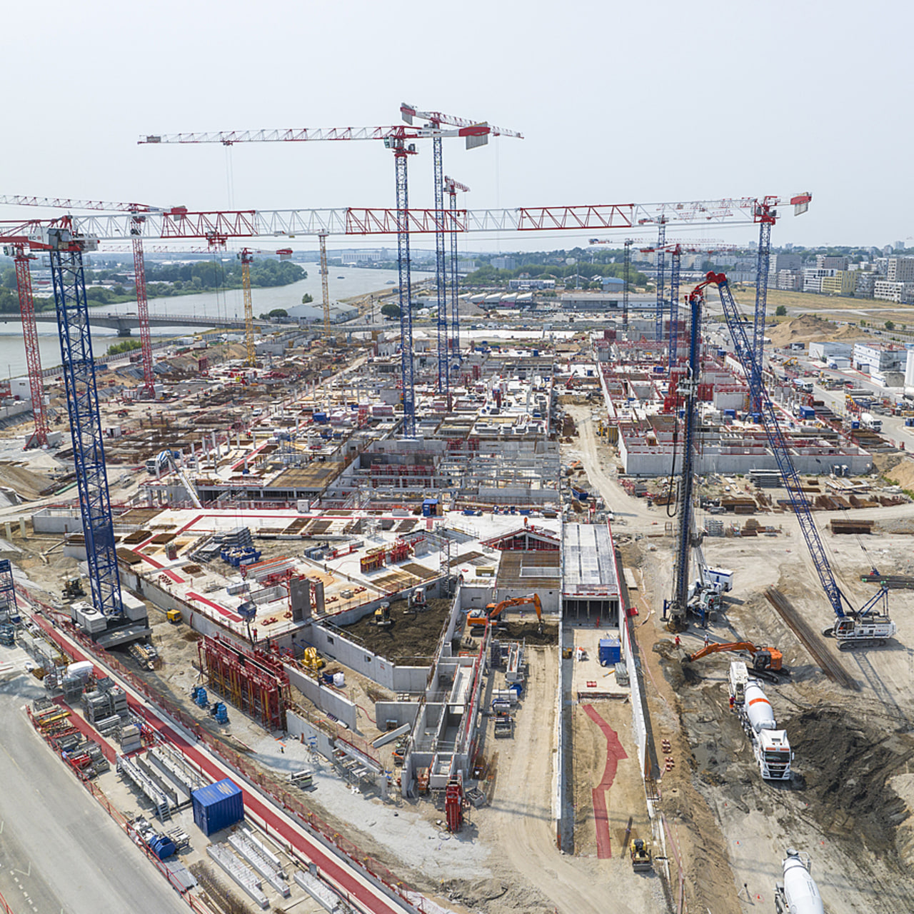 Le nouvel hôpital nécessite la construction de treize bâtiments sur un terrain de 10,1 hectares. (Julien Gazeau/YLHOS)