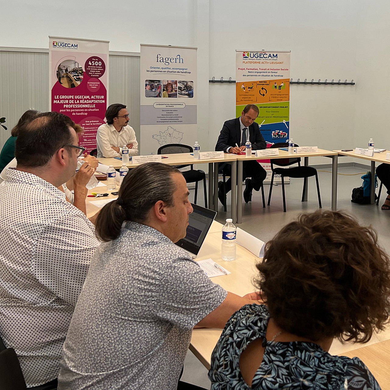 Thibaut Guilluy, haut-commissaire à l'emploi, a dialogué avec la Fagerh et l'Ugecam afin de mieux saisir l'apport potentiel du secteur de la réadaptation professionnelle dans le cadre du déploiement de France travail. (Edoxie Allier/Hospimedia)