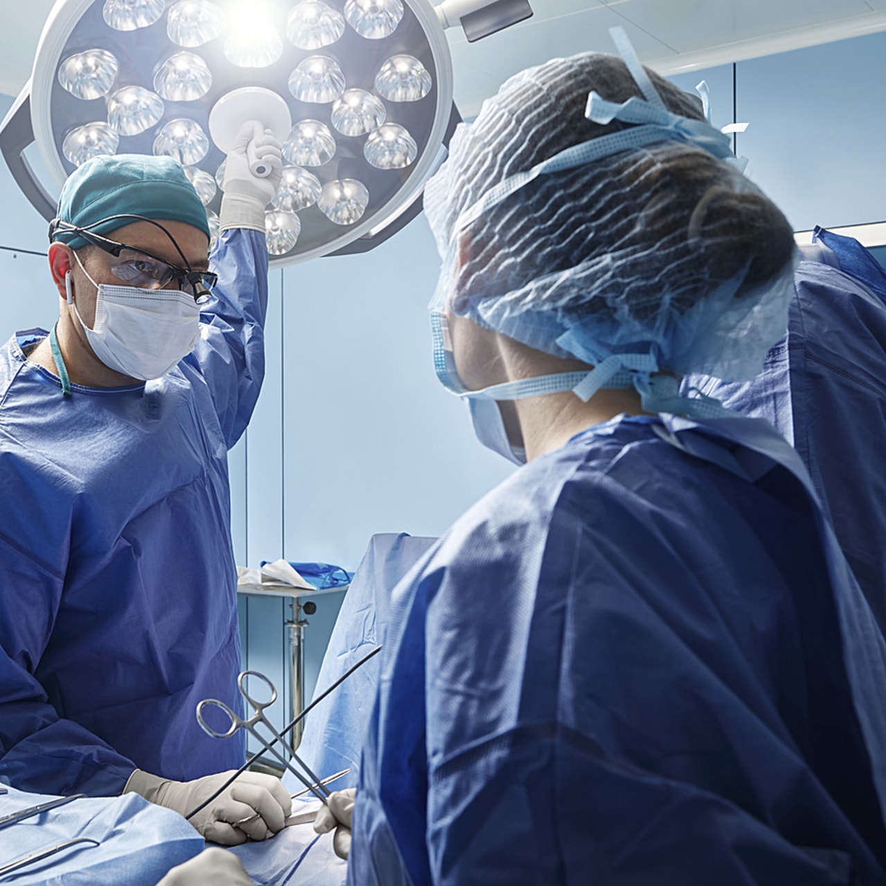 Le rapport rédigé en collaboration avec le comité de mission revient sur chacun des six engagements pris par Vivalto Santé, dont celui de participer "activement" à la recherche et l'innovation. (SPL/BSIP)