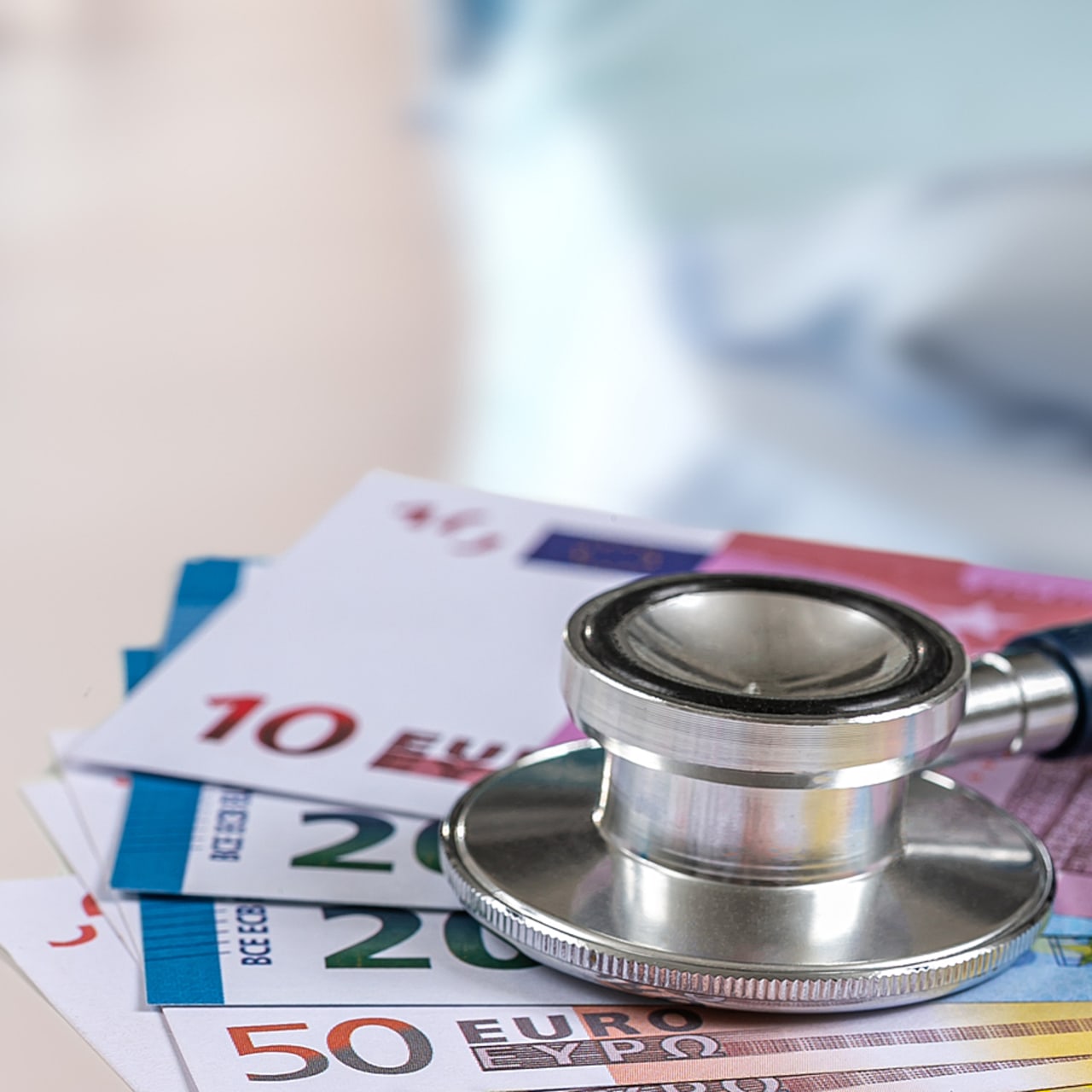 À l'image du nouveau modèle des soins médicaux et de réadaptation, le financement des activités MCO, qui verra le volume de la T2A réduit, va associer une part d'activité à des dotations. (Chassenet/BSIP)