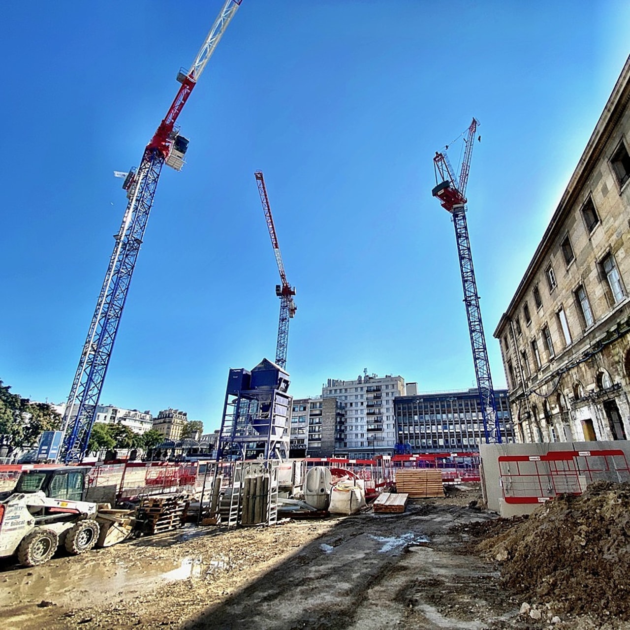 Un signe porteur d'espoir ? Depuis avril, l'indice national du bâtiment tous corps d'état (BT01) paraît se stabiliser après avoir pris 24% depuis 2016 et 13,4% rien que ces trente derniers mois. (Thomas Quéguiner/Hospimedia)