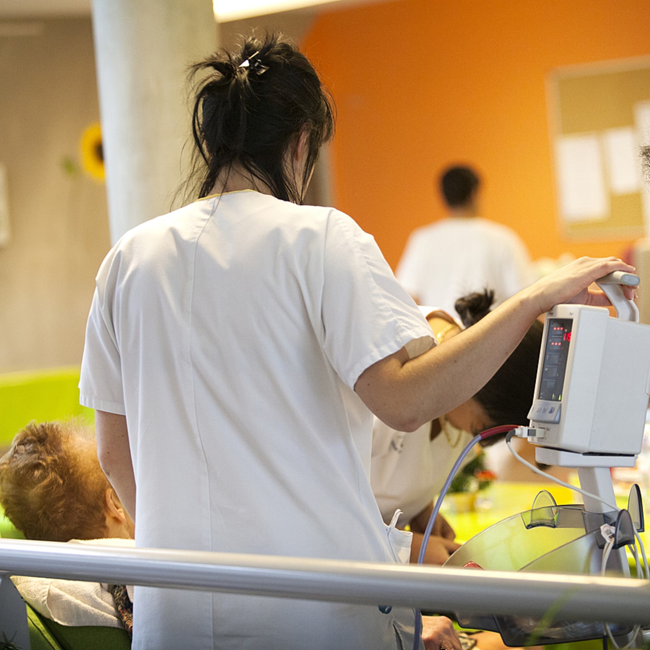 L'HAD réduit clairement le recours et les dépenses hospitalières des résidents d'Ehpad. (Amélie Benoist/Image Point FR/BSIP)