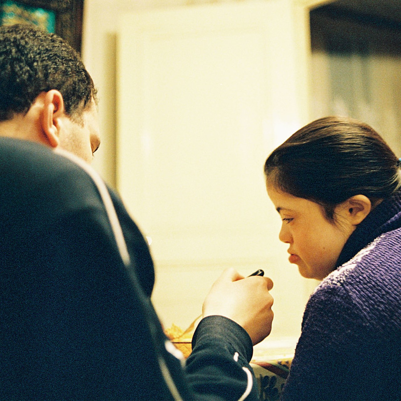 Le conseil scientifique de la CNSA a pointé le fait que les recherches sur les professionnels travaillant auprès de personnes en situation de handicap sont moins nombreuses que celles sur les acteurs du grand âge. (Fico/BSIP)