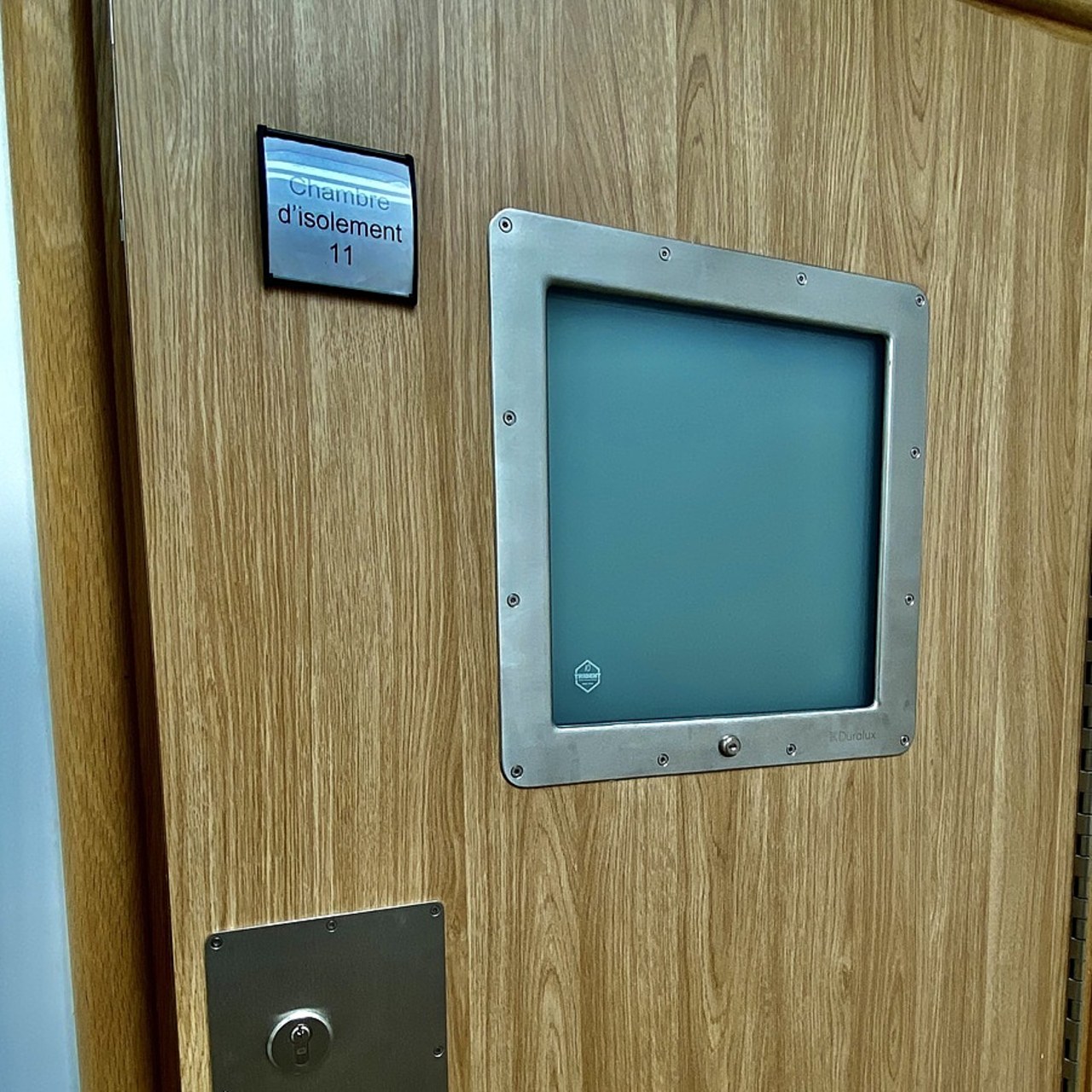 Les niveaux de recours aux mesures d'isolement et de contention mécanique en psychiatrie sont encore très variables entre les établissements de santé concernés. (Caroline Cordier/Hospimedia)