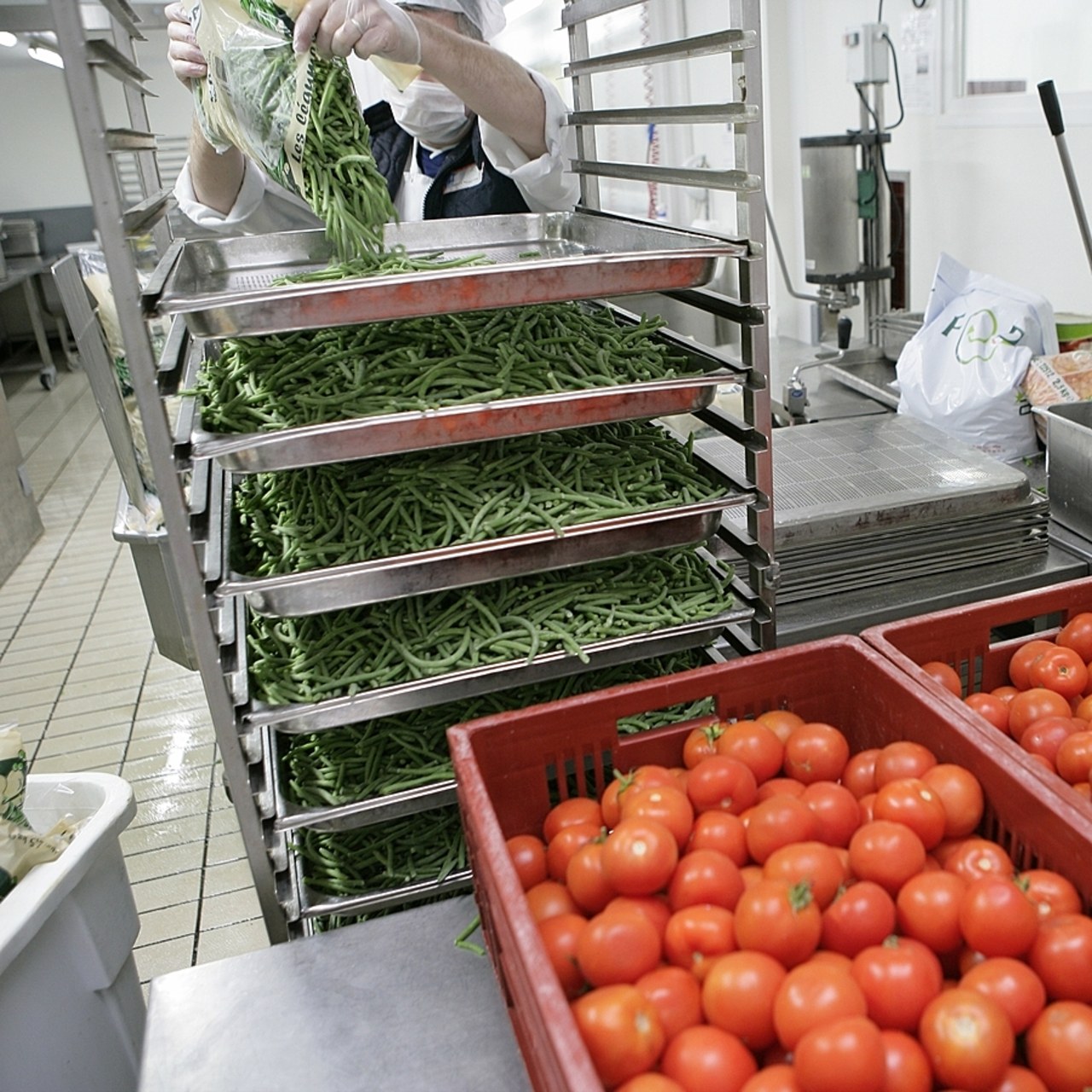 Depuis janvier 2022 pour les établissements publics et 2024 pour la restauration privée, les repas doivent comporter au moins 50% de produits de qualité et durables dont au moins 20% issus de l'agriculture biologique. (Chassenet/BSIP)