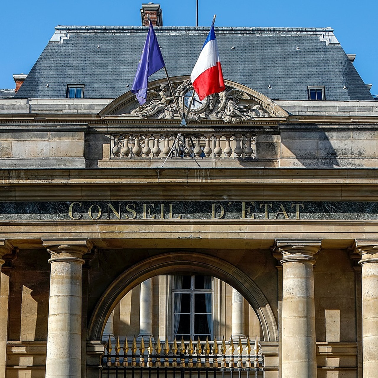 Selon le conseil d'État, les établissements médico-sociaux privés ne sont pas tenus de passer des marchés publics pour leurs commandes. (Godong/BSIP)