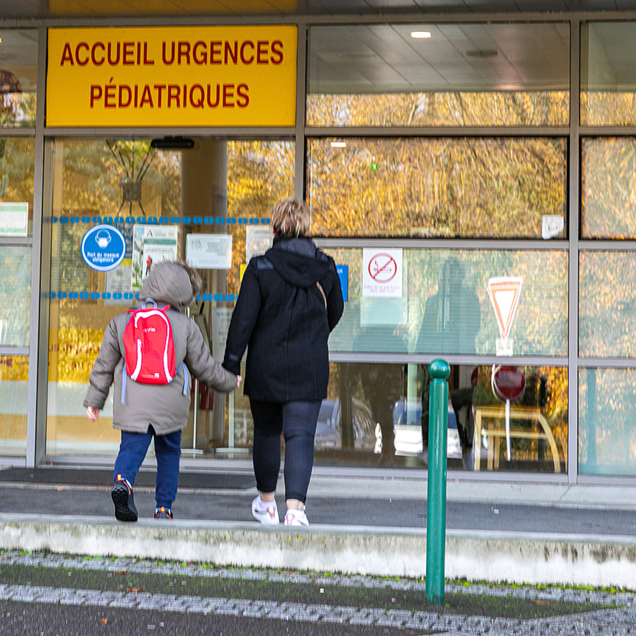 Le rapport dévoilé ce 29 avril porte des mesures visant l'amélioration de l'accès aux soins non programmés et l'optimisation du recours aux services d'urgence pédiatrique. (Humbert/Image Point FR/BSIP)