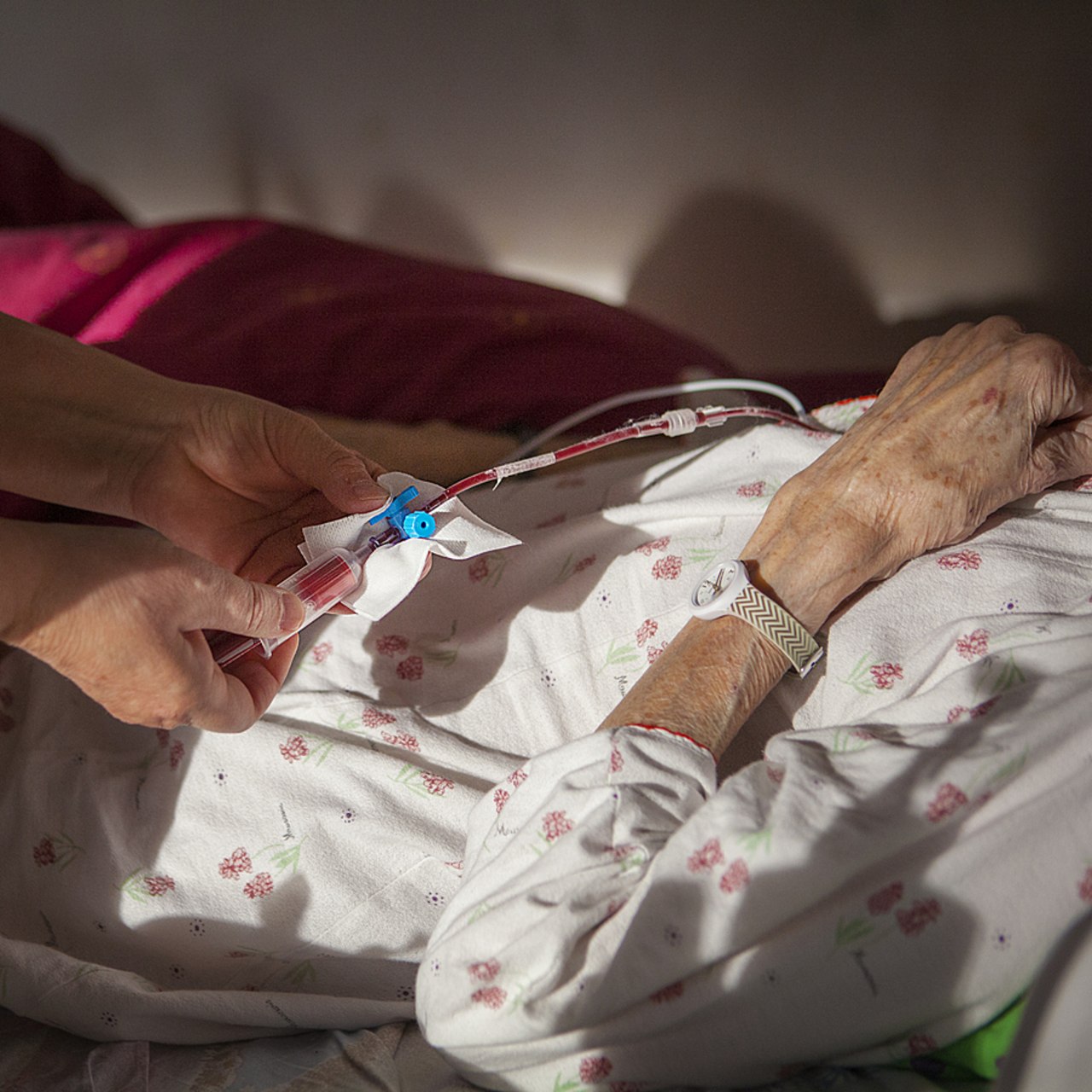 L'activité des établissements d'HAD a particulièrement augmenté dans le domaine des soins palliatifs, qui représente un quart des prises en charge. (Amélie Benoist/Image Point FR/BSIP)