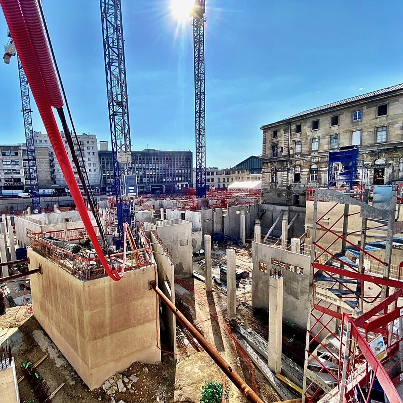 Si la progression des prix de la construction continue de ralentir, le prix du cuivre pourrait bien s'envoler cette année. En cause : les besoins croissants en matière de transition énergétique et d'intelligence artificielle. (Thomas Quéguiner/Hospimedia)