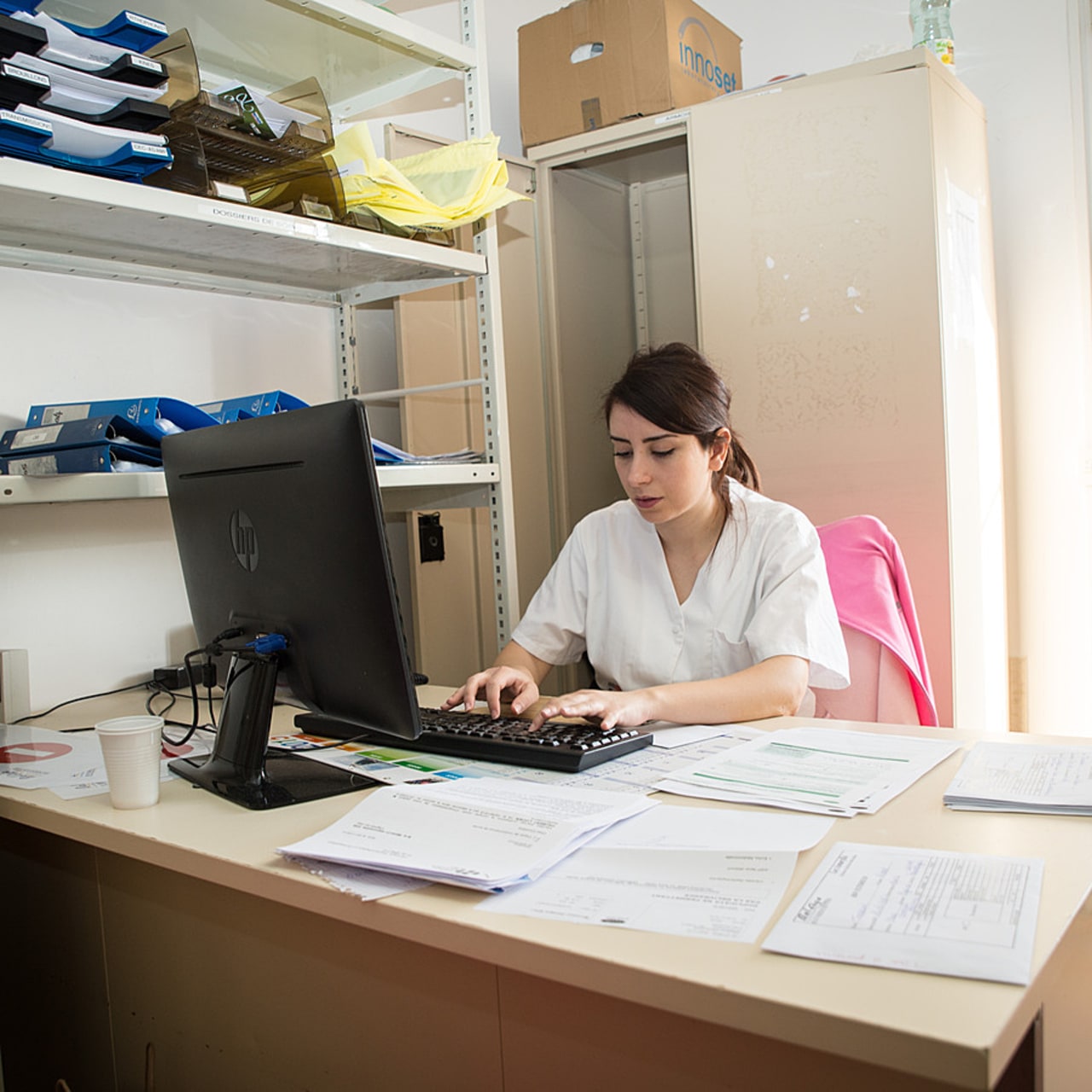 Deux tiers des Ehpad seraient concernés par la généralisation des infirmiers de nuit. (Albane Noor/BSIP)
