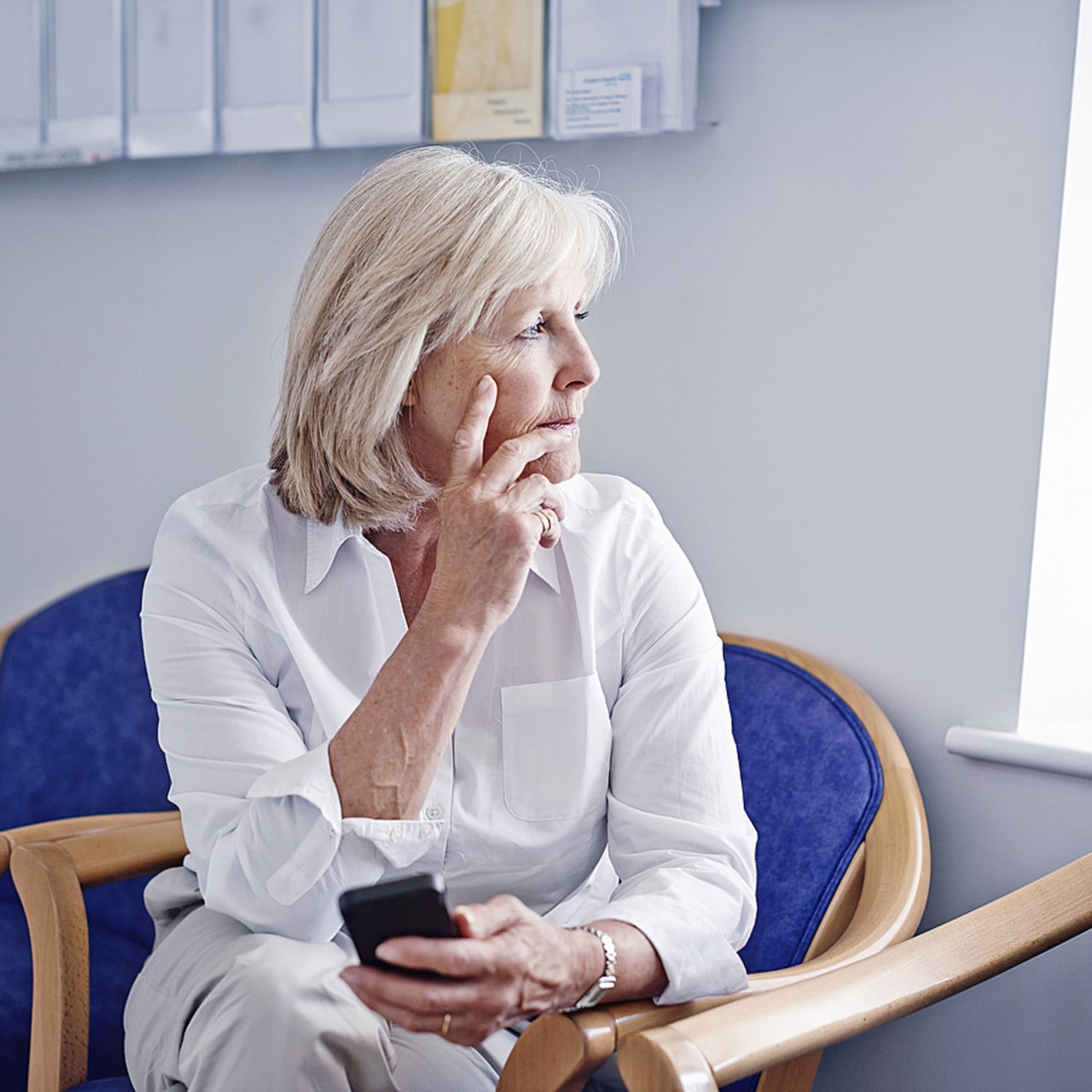 Certains déterminants sociaux sont associés à un engagement plus faible et à des symptômes plus sévères. (Cultura/Image source/BSIP)