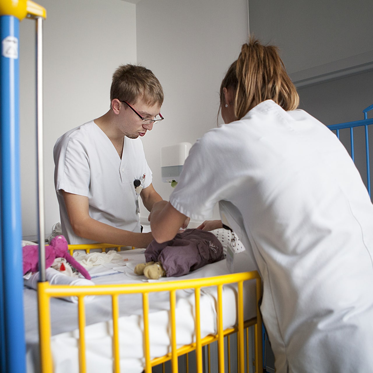 Le dispositif, en place depuis février, a été attaqué par six structures représentatives de la profession infirmière, des formateurs d'institut et des étudiants en sciences infirmières. (Amélie Benoist/Image Point FR/BSIP)   