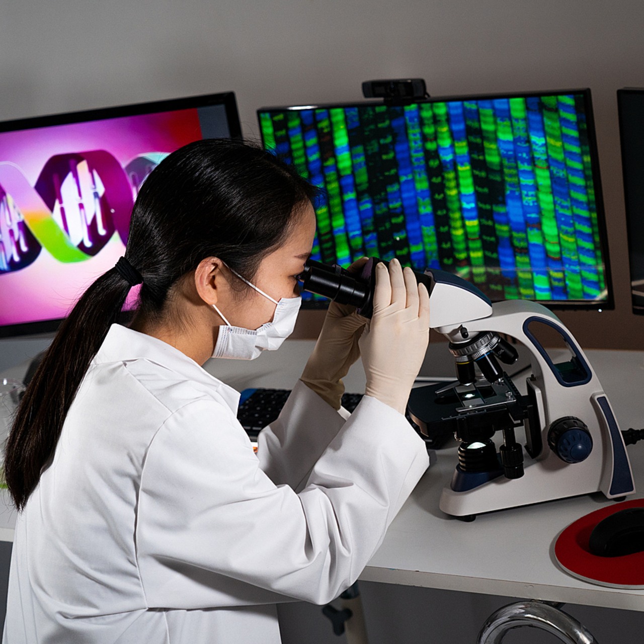 La différence de facturation des tests génomiques peut créer des inégalités d'accès entre les centres, notamment pour le cancer du sein. (Collanges/Image Point Fr/BSIP)