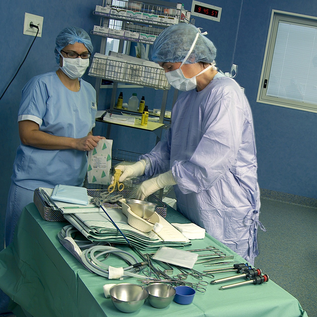 L'infirmier qui ne dispose pas du diplôme d'Ibode pourra réaliser, par dérogation, des actes exclusifs au bloc opératoire, sous condition d'obtenir une autorisation.(Laurent/BSIP)