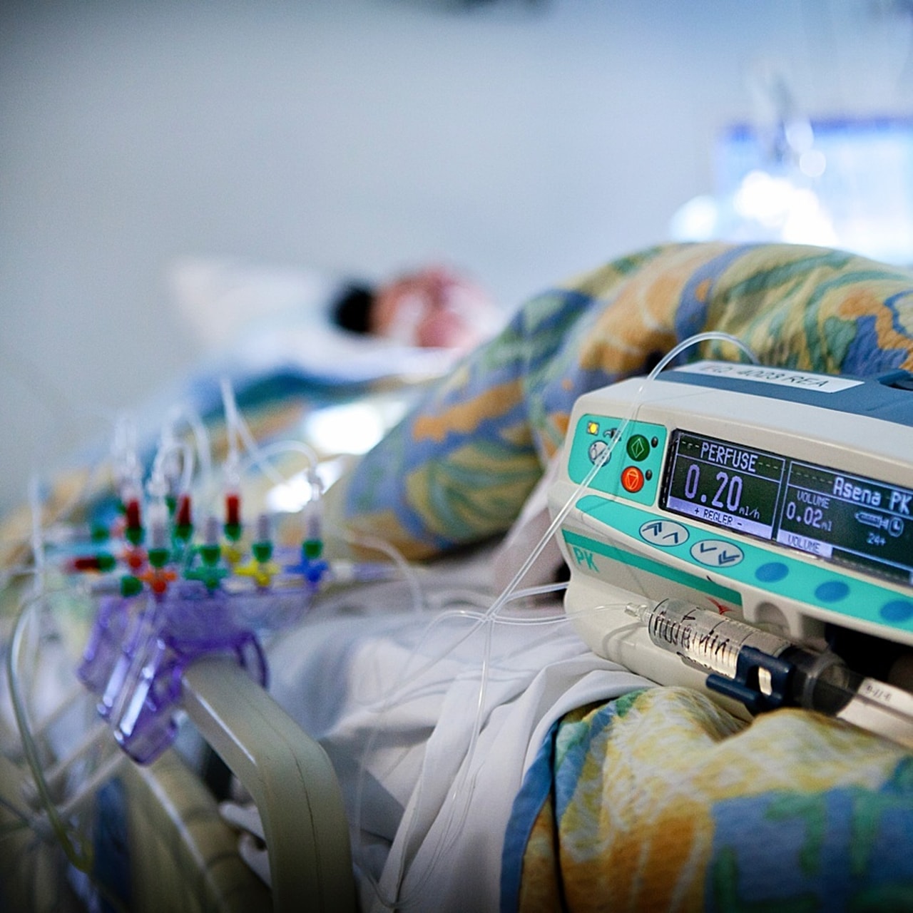 Depuis la fin 2013, le nombre de lits d'hospitalisation a diminué de 10,5%, une situation loin d'être homogène entre le MCO, les SMR et la psychiatrie. Dans le même temps, le nombre de places a augmenté de 31%. (Amélie Benoist/Image Point FR/BSIP)