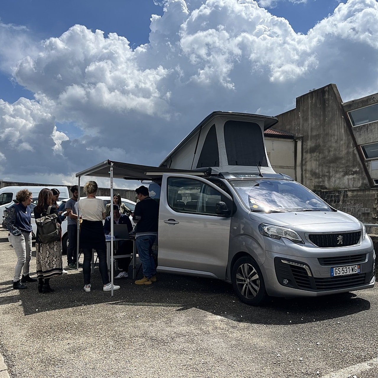 Plusieurs campus universitaires figurent sur la feuille de route du Psytruck du CHU de Nîmes, notamment ceux fréquentés par les étudiants en médecine et en soins infirmiers. (Caroline Cordier/Hospimedia)