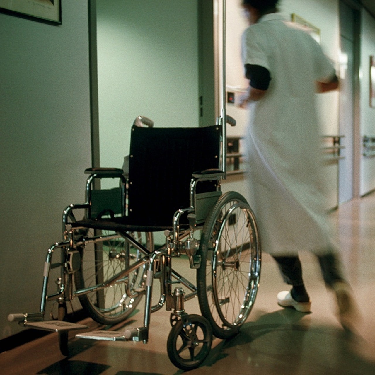 Sous les applaudissements nourris et la standing ovation de ses homologues, Sébastien Peytavie a proposé avec son texte une "alternative" assurant aux usagers de se voir fournir un fauteuil adapté à leurs besoins. (Garo/Phanie)