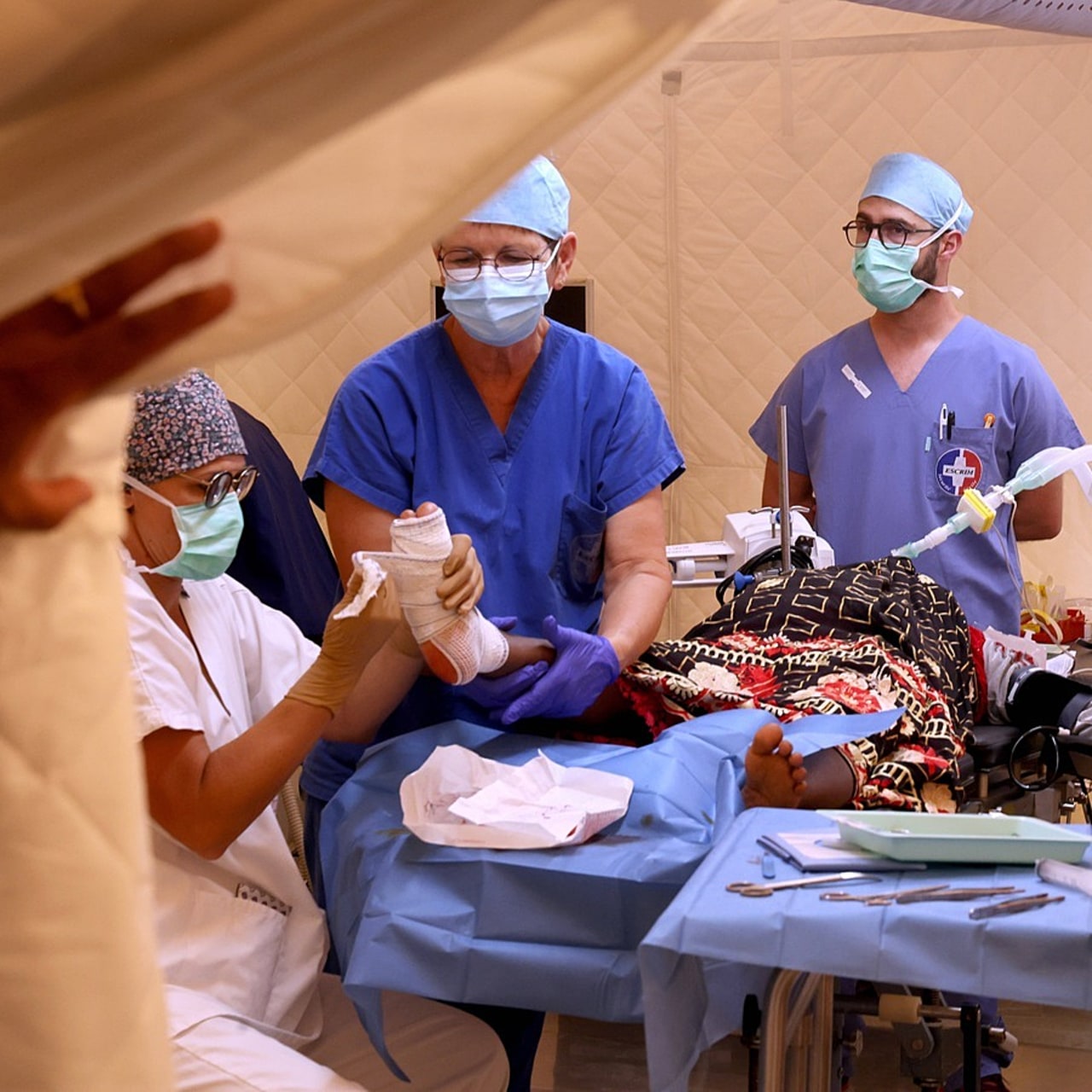 Globalement, le déploiement de l'hôpital de campagne de la sécurité civile a permis de décharger le CH de Mayotte de 25% de son activité. (Alain Robert/Sipa)