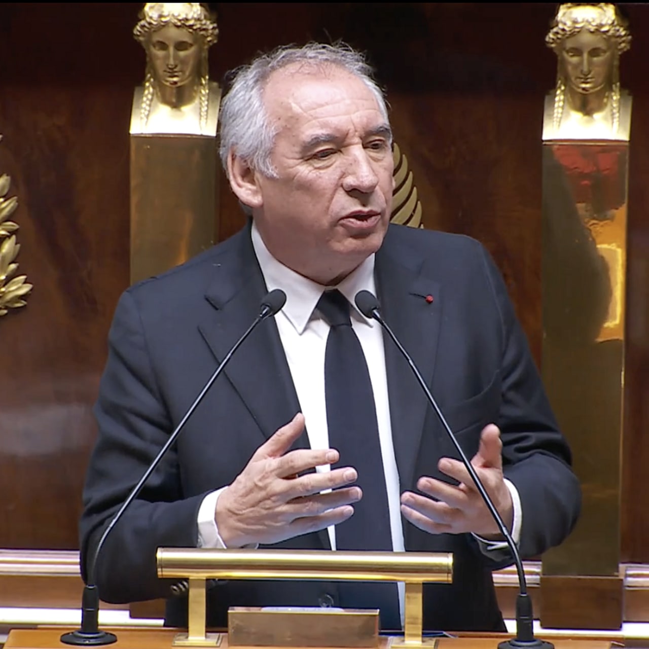 Examinée le 16 janvier, la motion de censure contre le Gouvernement de François Bayrou n'a pas été votée par le Rassemblement national, ni par le groupe socialiste, hormis huit députés sur soixante-six. (Assemblée nationale)