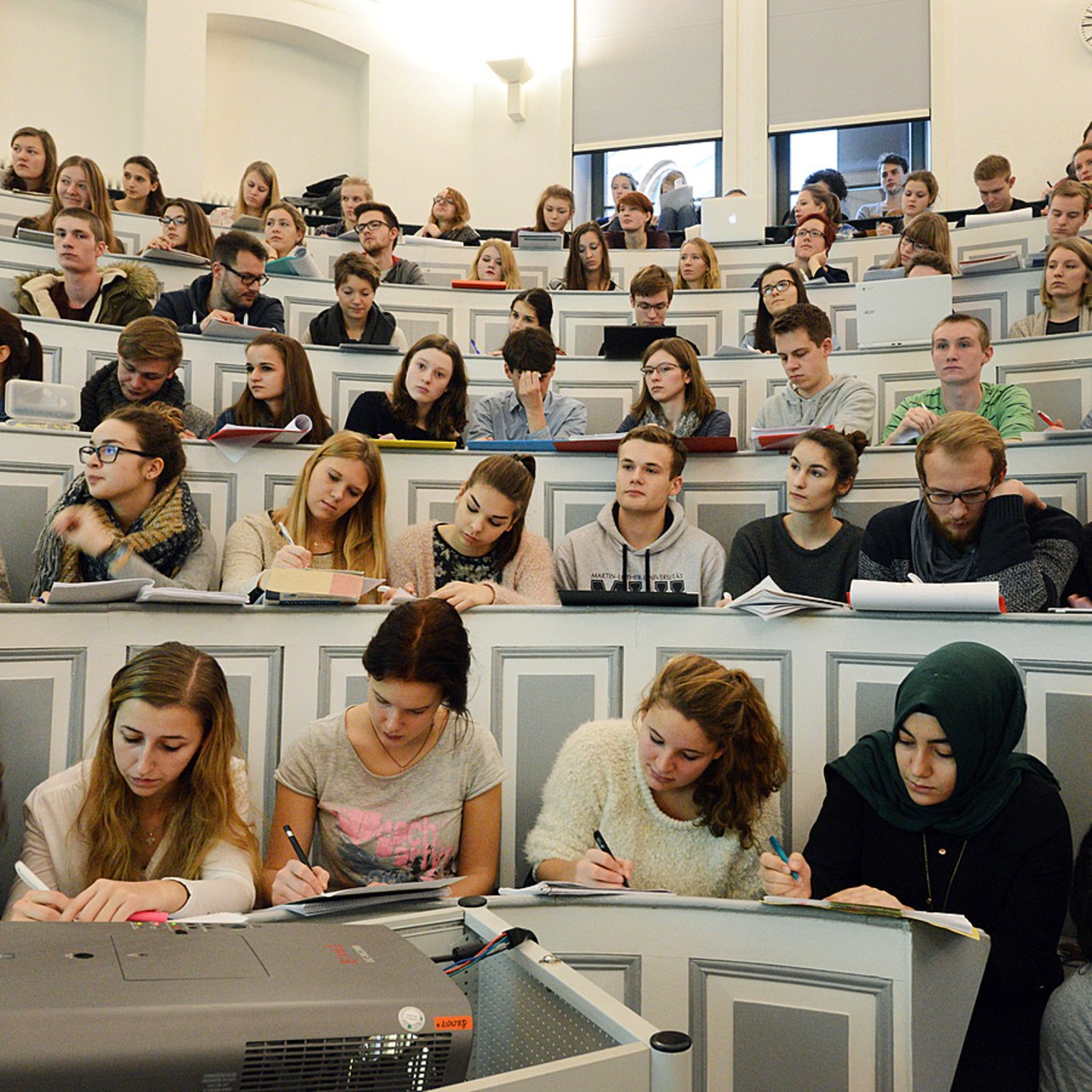 "C'est un métier divers qui mobilise à la fois des connaissances juridiques, médico-sociales, de gestion, de fiscalité, de psychologie et de communication", explique Sophie Lambert, directrice du cursus à l'université d'Aix-Marseille et maître de conférences en droit privé et sciences criminelles. (DPA Picture alliance/BSIP)