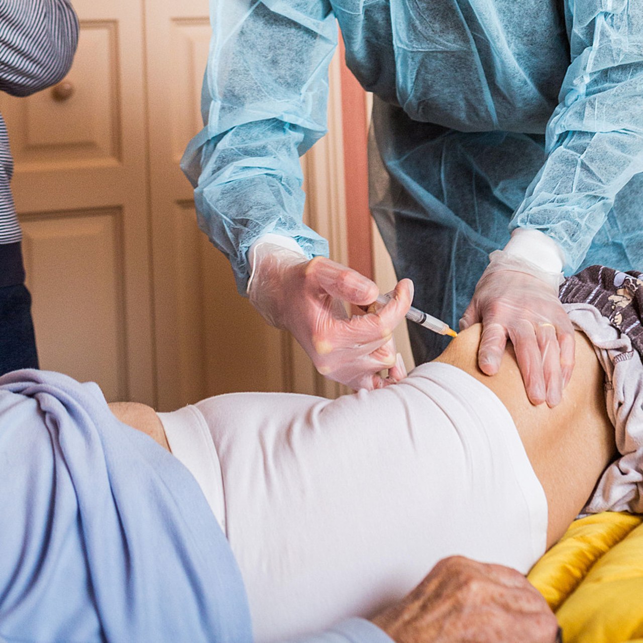 La chimiothérapie injectable en HAD se développera dans le cadre d'une expérimentation incitant les établissements MCO à transférer une partie de leur file active ambulatoire. (Burger/Phanie)