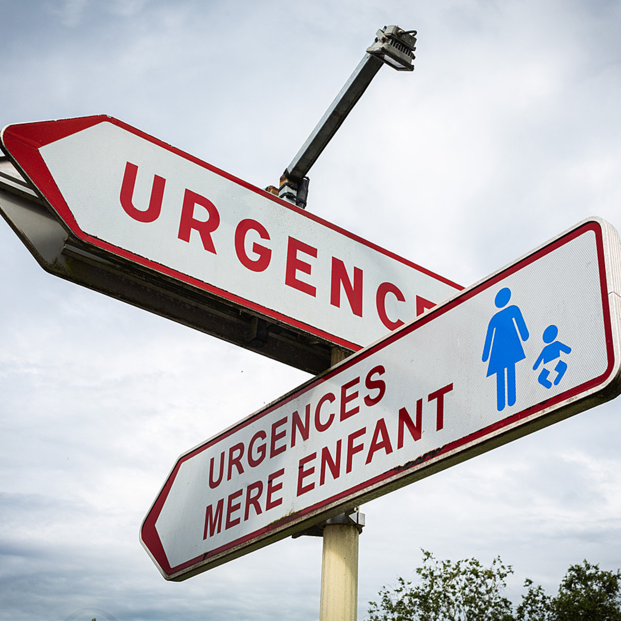 Malgré les efforts engagés par les trois CH, les difficultés RH et notamment le manque de médecins urgentistes ont exacerbé les tensions et complexifié la gestion des services d'urgence mayennais. (Burger/Phanie)