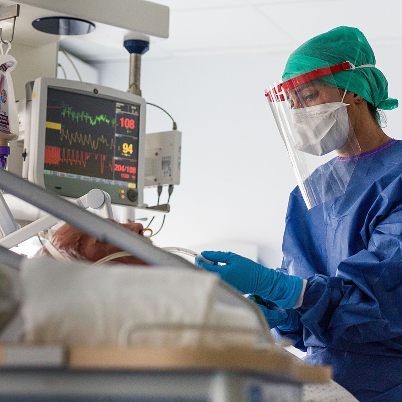 Plusieurs milliers de soignants pourraient être amenés à réclamer la surmajoration des heures supplémentaires effectuées pendant la pandémie. (Burger/Phanie)