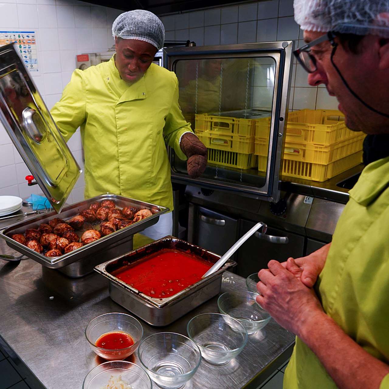 La notion d'institution vient interroger la manière dont le collectif impose des règles à l'individu. (Tremelet/Image Point FR/BSIP)